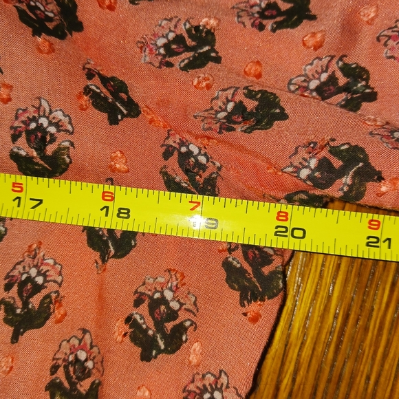 Loft Peplum Blouse Size Petite M EUC (Cami not included) - Picture 4 of 10